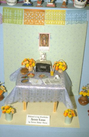 <h5>Dia de los Muertos / Ofrenda para Antonio Lomas (offering to Antonio Lomas)</h5>
