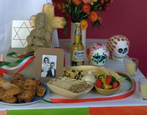 <h5>Ofrenda para Frida Kahlo / Offering to Frida Kahlo</h5>